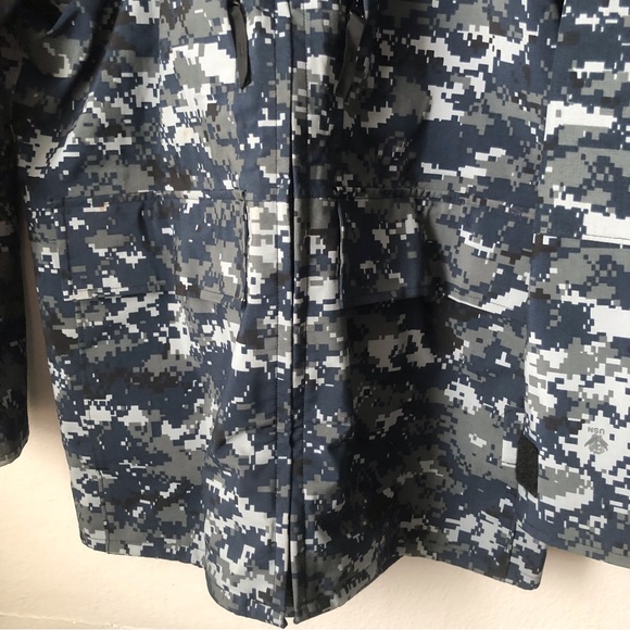 U.S. Navy parka Small Long digital camouflage practically brand new Velc… - Picture 5 of 8